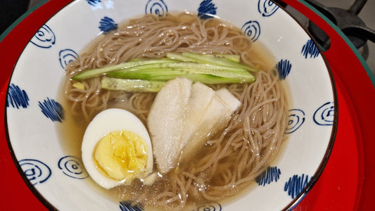 🥢 Mul Naengmyeon – Soupe froide coréenne aux nouilles de sarrasin