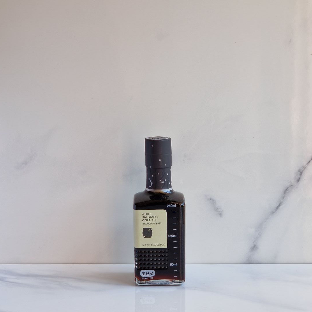 Bouteille de vinaigre balsamique blanc coréen Chosanjung 270 ml, à base de raisin blanc fermenté.
