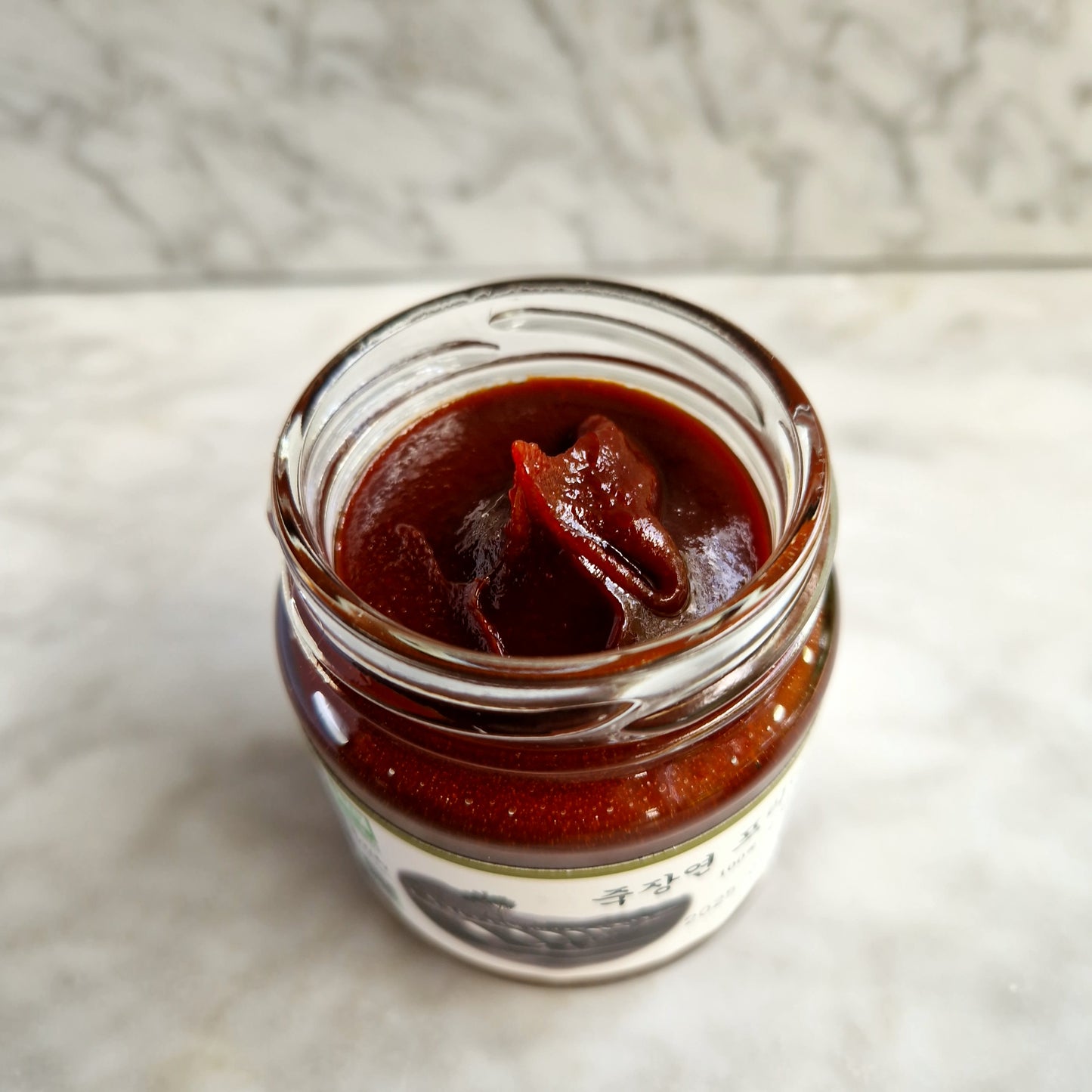 pâte gochujang texture lisse et couleur rouge
