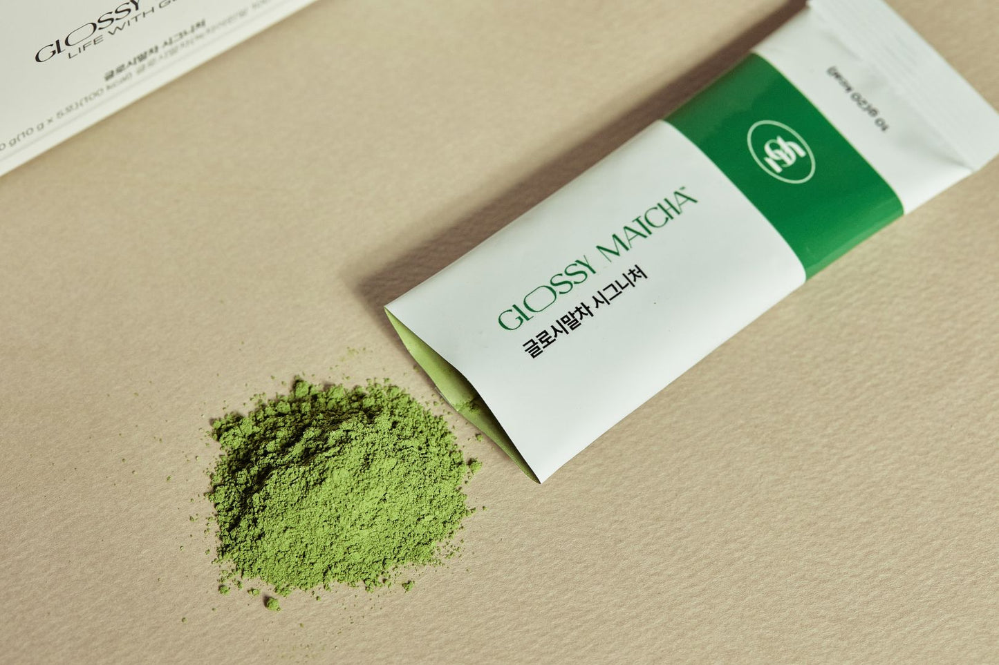Poudre de Matcha Latte – Glossy Matcha de Jeju (5 sticks)