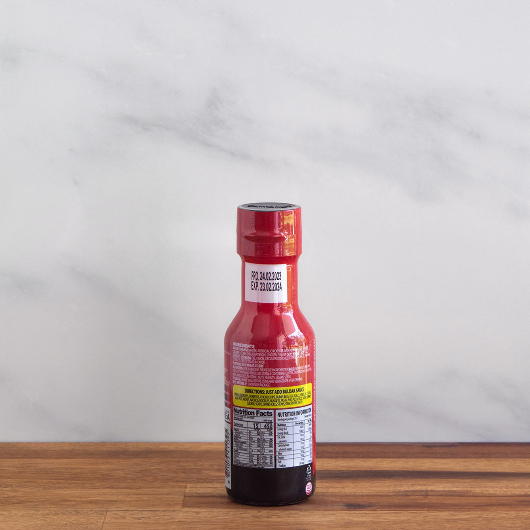 Extremely spicy sauce buldak vue de dos
