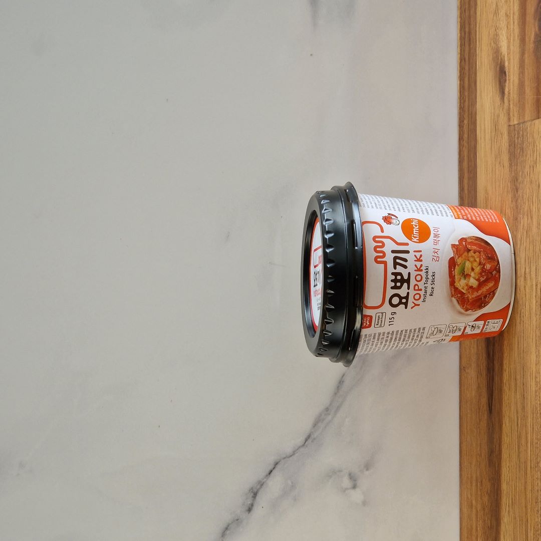 Pot de topokki instantanné (ou yopokki) au kimchi