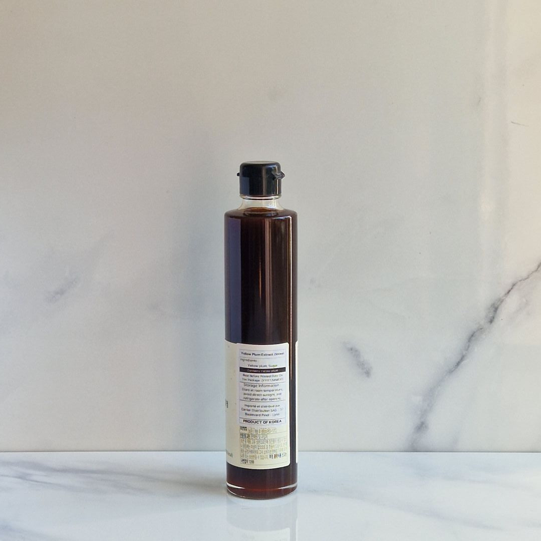 Bouteille de sirop Maesil Cheong – Sirop de prune fermentée coréenne 300 ml de la marque Owl's Storeroom / dos bouteille.