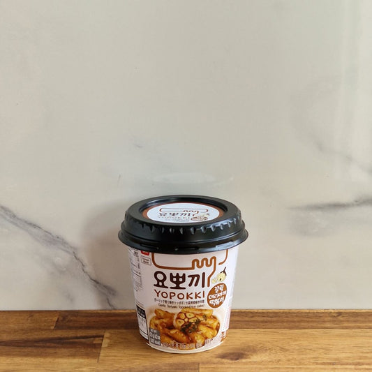 Paquet de topokki instantané Teriyaki Ail 120g avec gâteaux de riz Tteok en bâtonnets et sauce