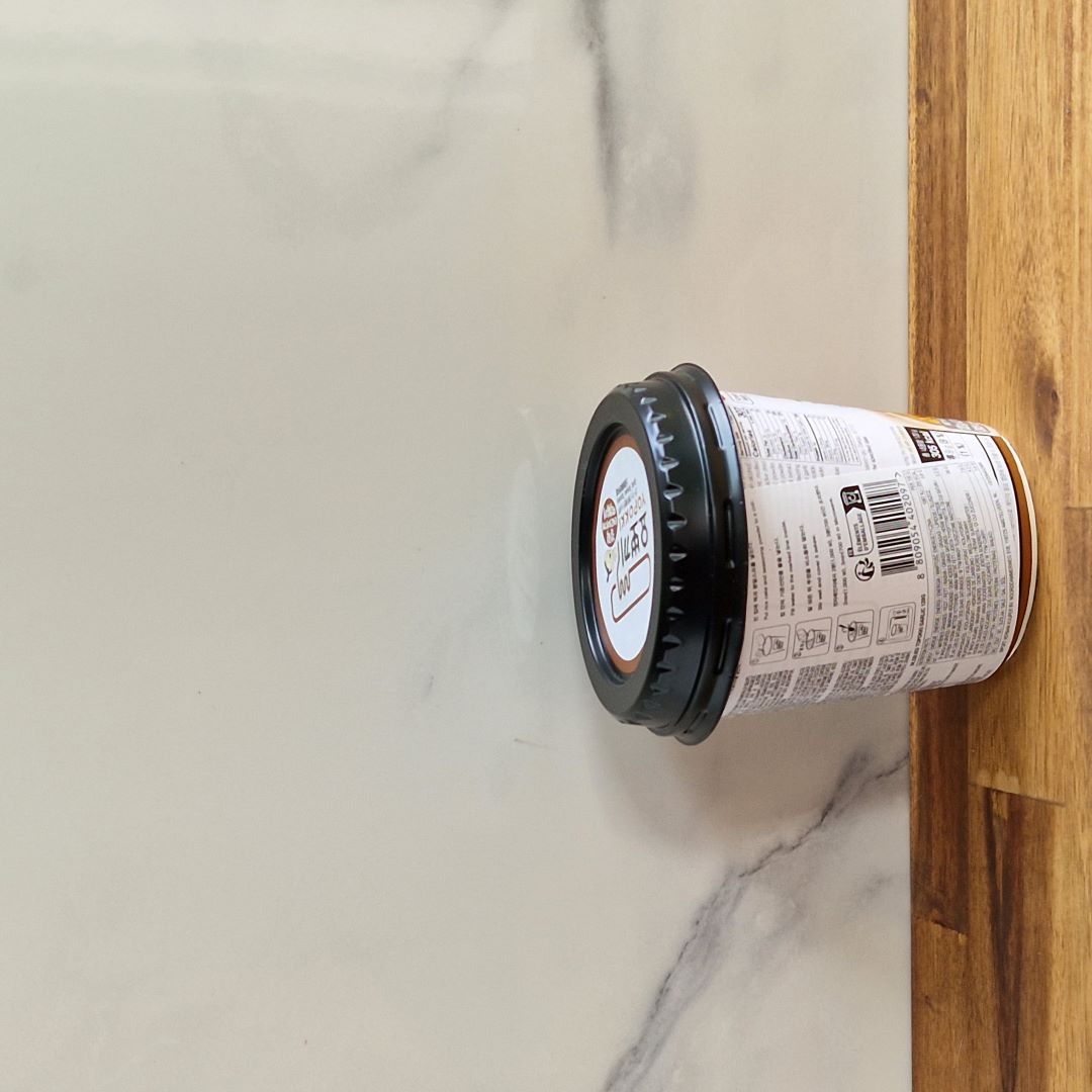 Paquet de topokki instantané Teriyaki Ail 120g avec gâteaux de riz Tteok en bâtonnets et sauce