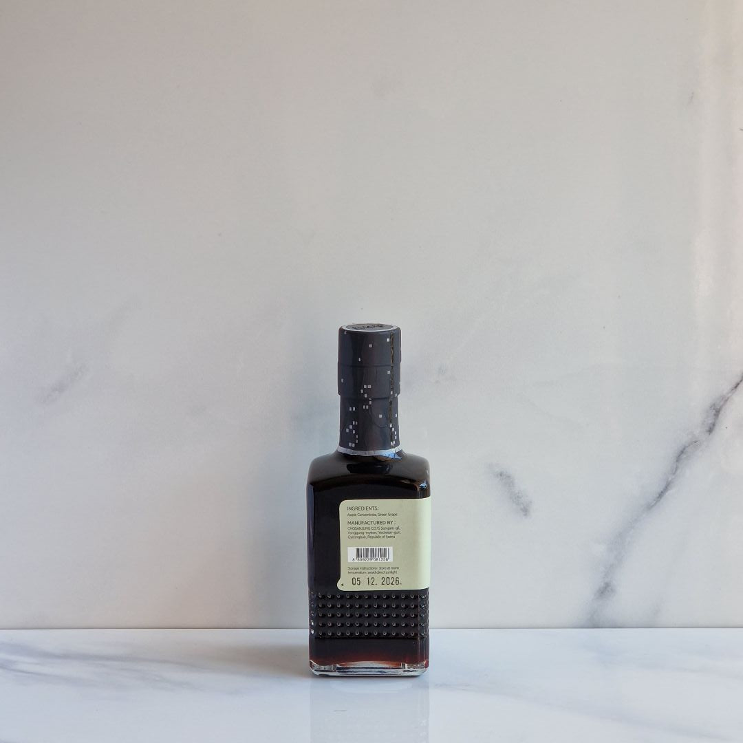 Bouteille de vinaigre balsamique blanc coréen Chosanjung 270 ml, à base de raisin blanc fermenté, et liste des ingrédients

