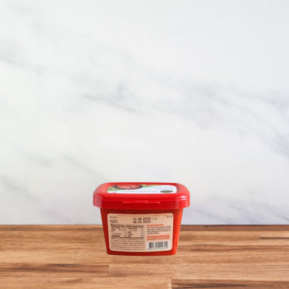 photo d'un pot de gochujang bibigo