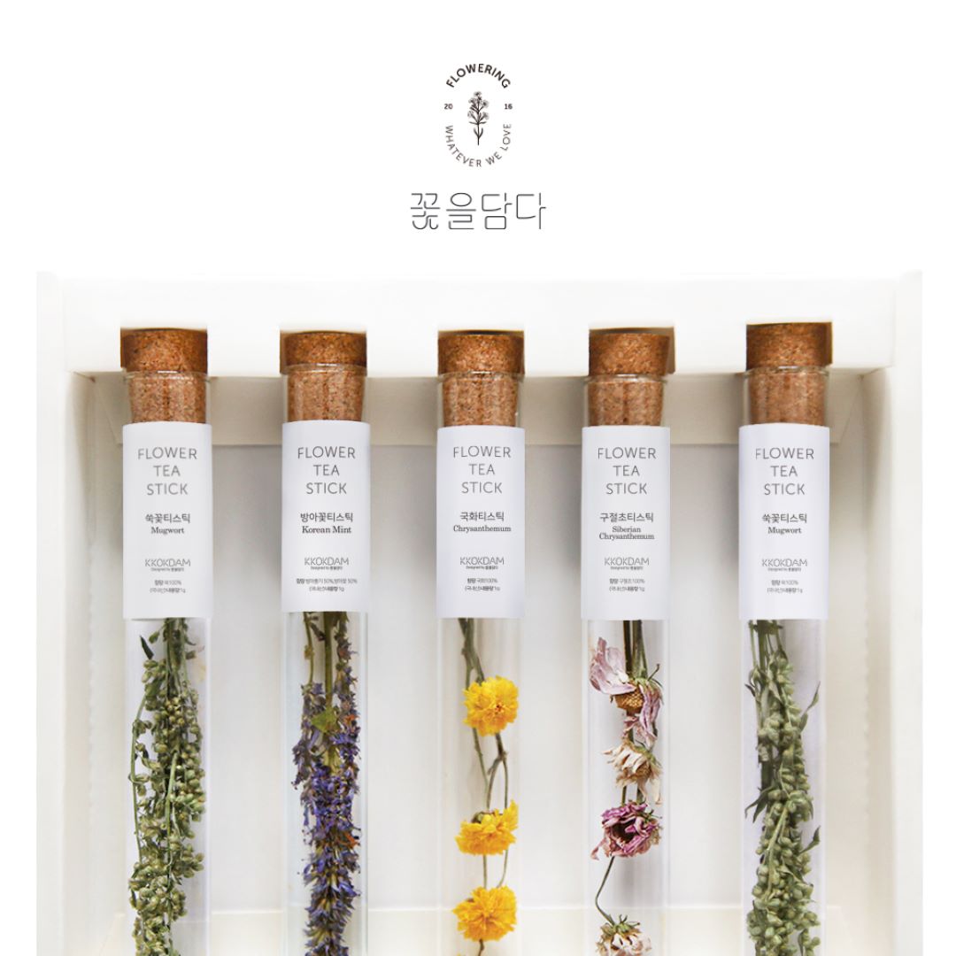 Présentation du coffret de 5 infusions de fleurs séchées