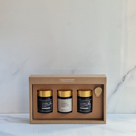Coffret prestige de ginseng rouge coréen – Extrait 100 % ginseng, 3 pots de 50 g + cuillère doseuse – Hongsamcheonha.

