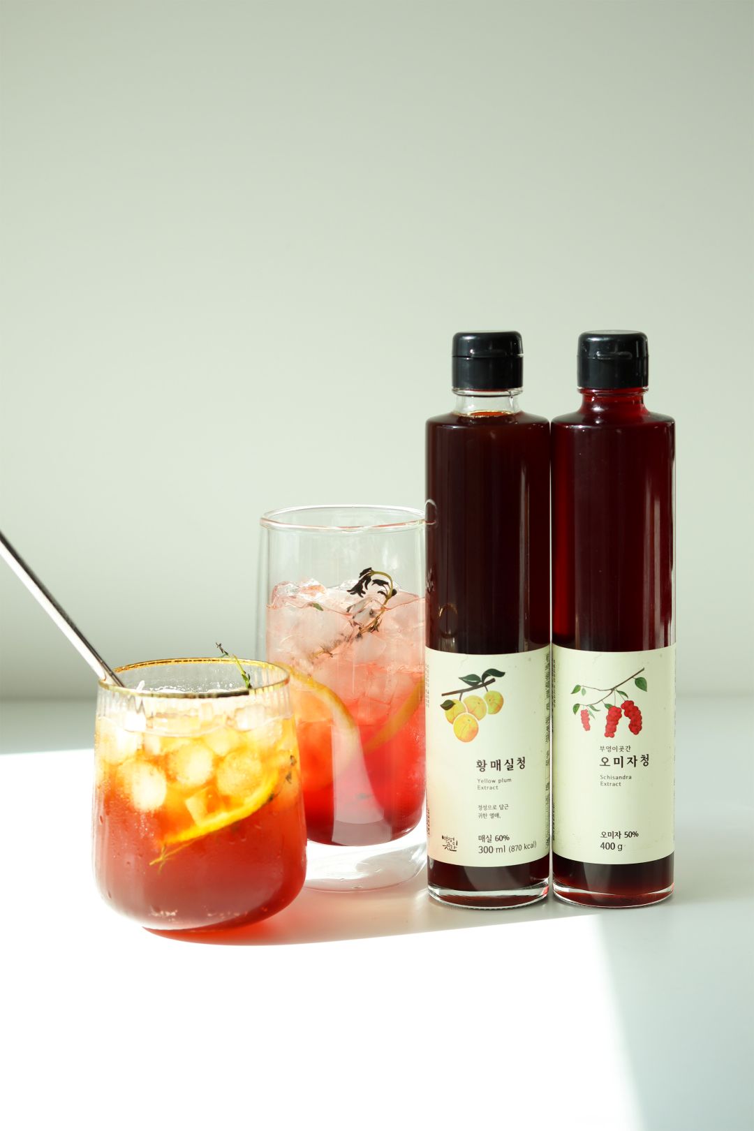Duo d’extraits fermentés coréens – Omija (baie aux cinq saveurs) et Maesil Cheong (prune verte) – 2 x 300 ml, idéal pour des boissons ou cocktails rafraichissants