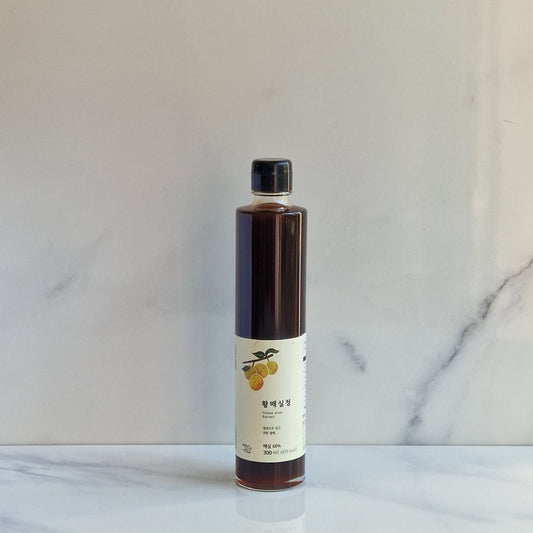Bouteille de sirop Maesil Cheong – Sirop de prune fermentée coréenne 300 ml de la marque Owl's Storeroom.