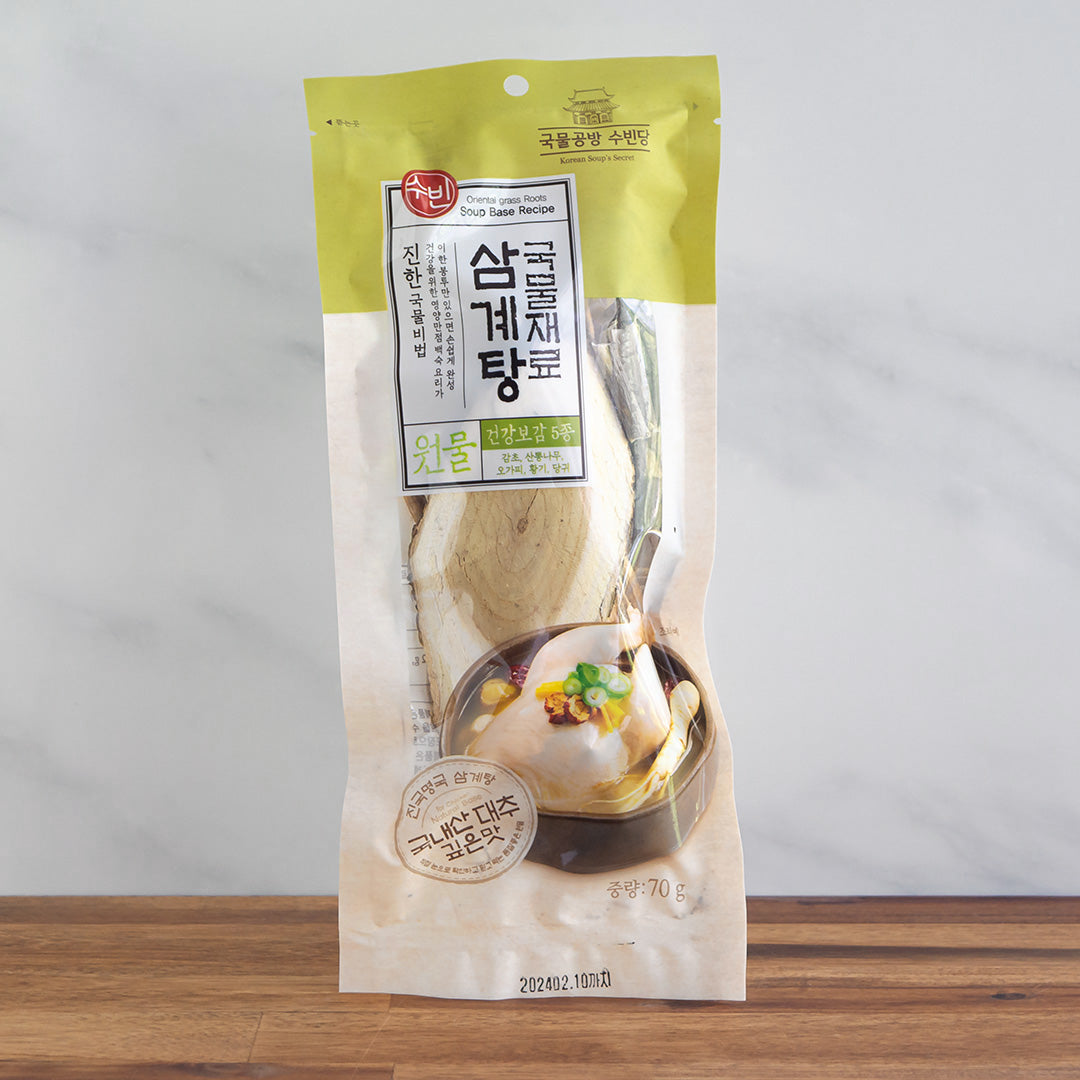 Sachet de préparation pour soupe Samgyetang 70g avec illustration de la soupe au poulet

