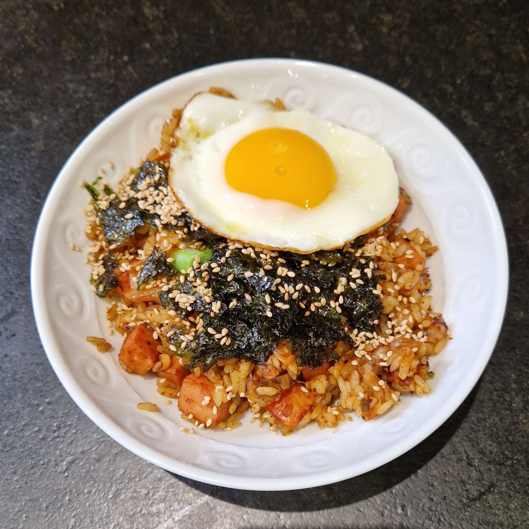 Koreanisches Kimchi-gebratenes Reis-Set (Kimchi Bokkeumbap)