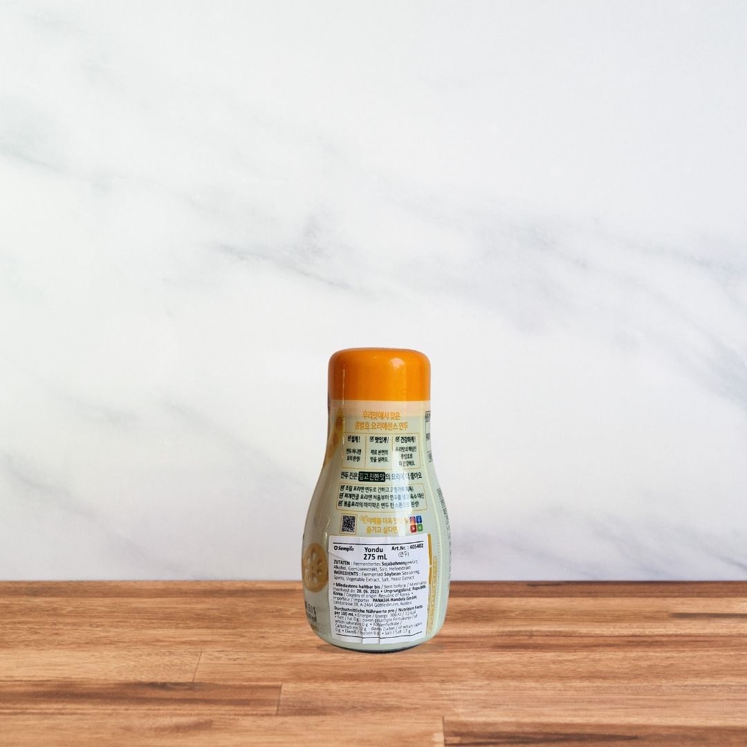 Bouteille de sauce Yondu 275 ml Sempio, étiquette végétale aux tons verts et orange avec illustrations de légumes.